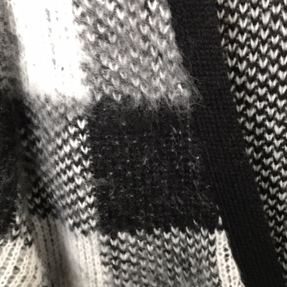 TORRID FUZZY SWEATER CARDIGAN BLACK, GREY & WHITE SIZE 1X NEW W/OUT TAGS - Picture 2 of 9